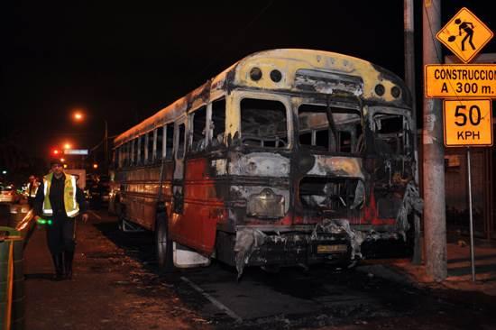 Ataques a autobuses públicos dejan dos muertos en Guatemala G_bus.jpg.550.0