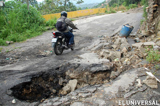 Lluvias atacan el Sureste En barrio La Toma murió una persona tras crecida de la quebrada La Guairita Caracas 10515664_copia.jpg.520.360